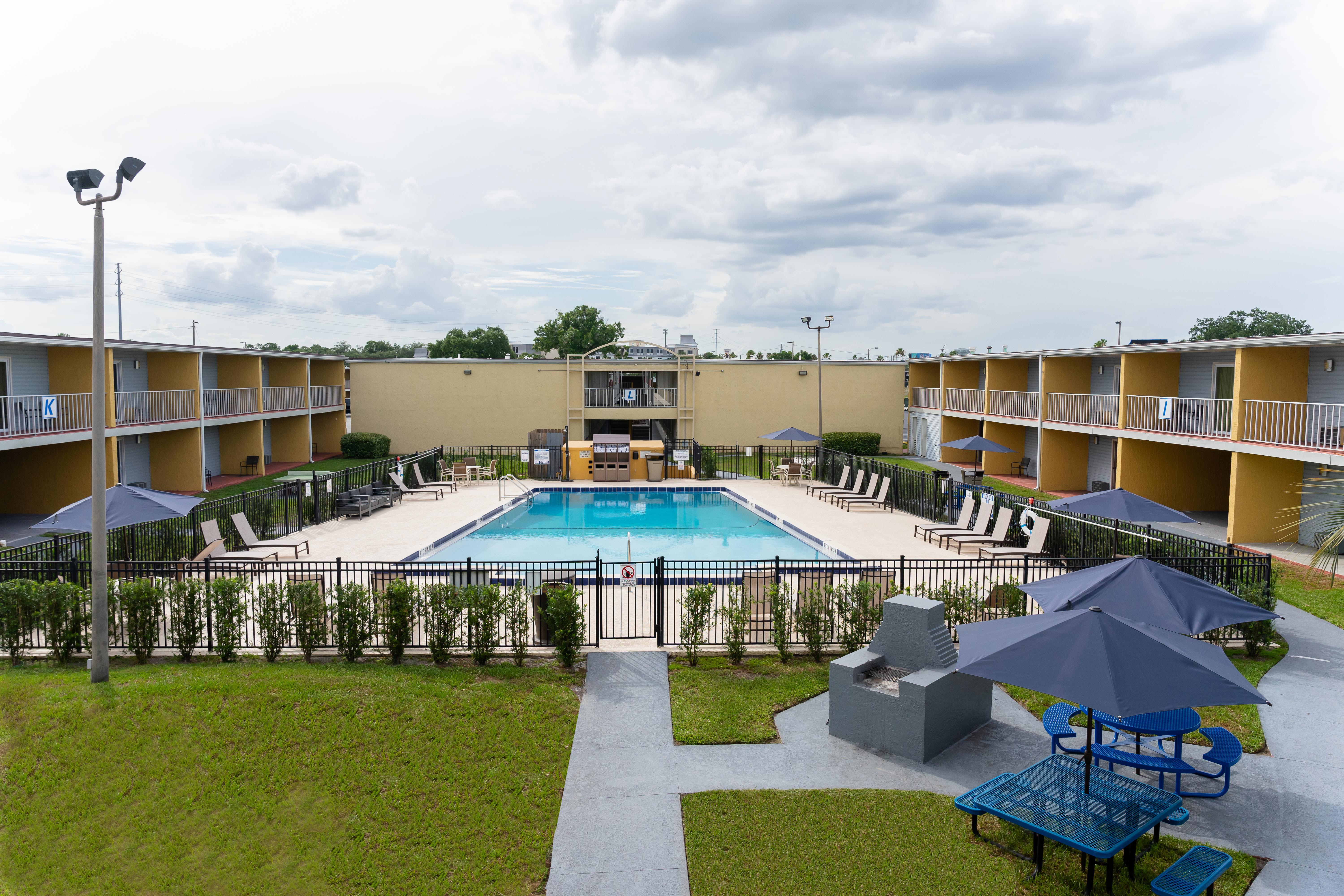 Celebration Suites Экстерьер фото